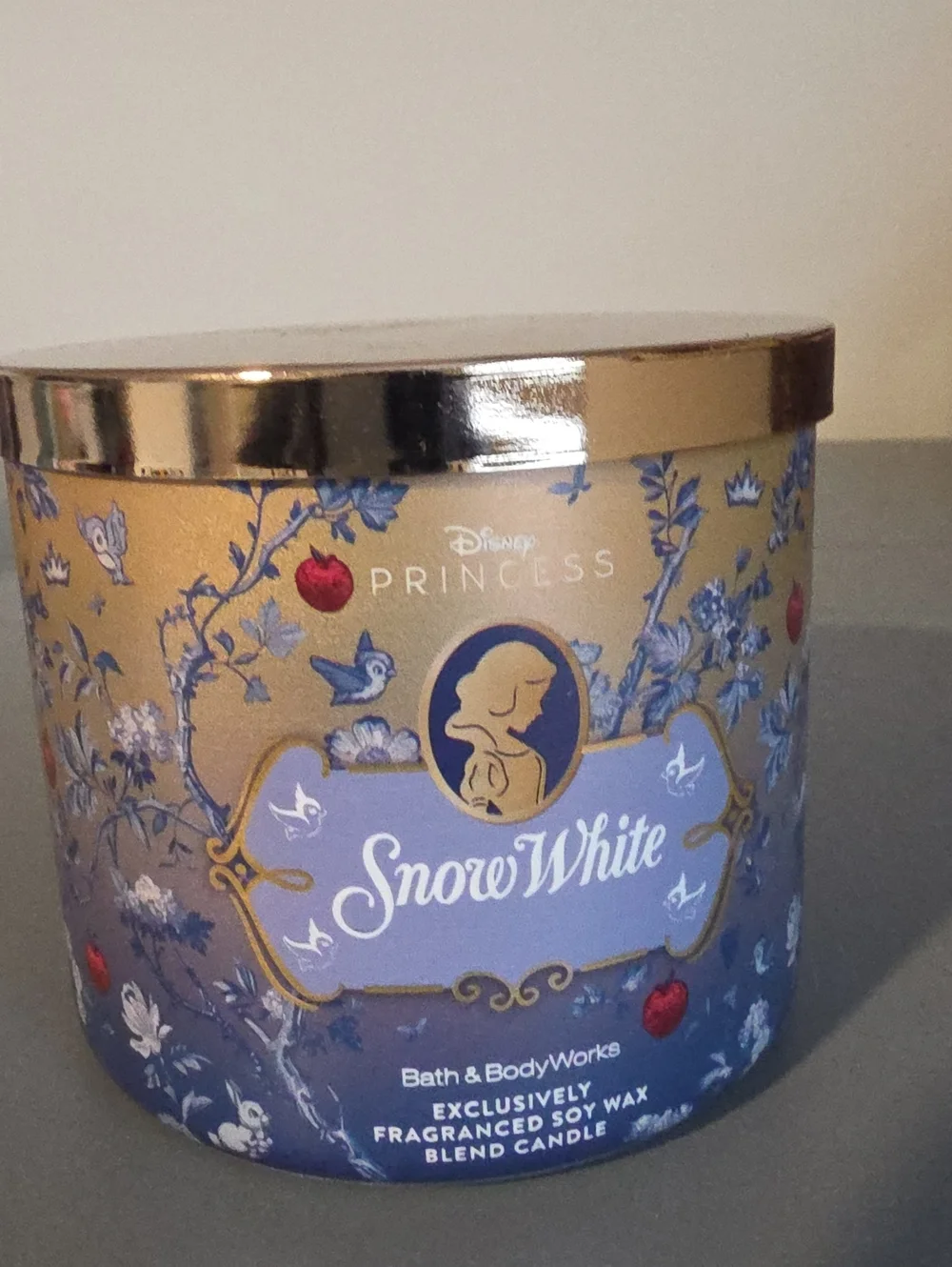 BATH & BODY WORKS Disney Princess Snow White Scented 3-wick Candle